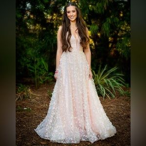 Size 5 Pink Windsor Prom Dress.